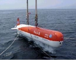Self-guiding submarine dives to record 1,753 meters